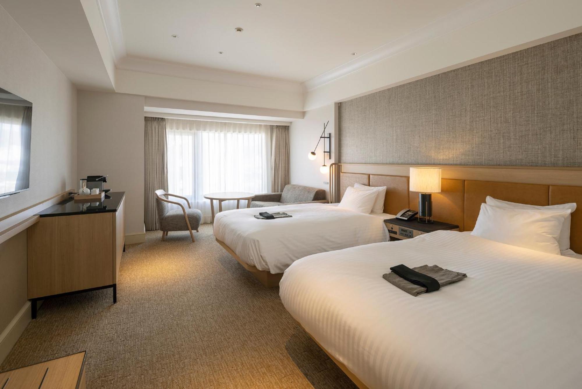 Kobe Bay Sheraton Hotel & Towers Exterior photo