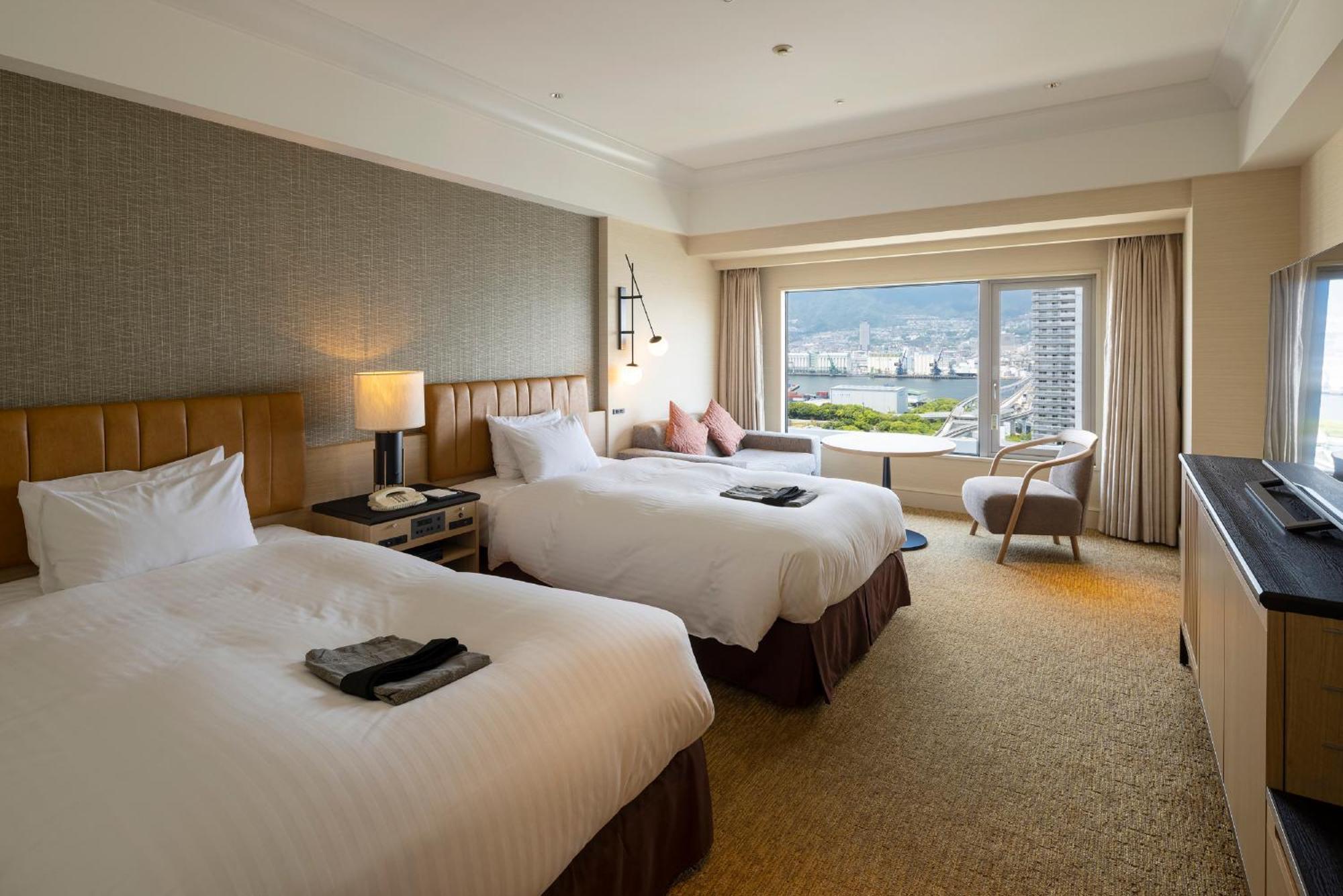 Kobe Bay Sheraton Hotel & Towers Exterior photo