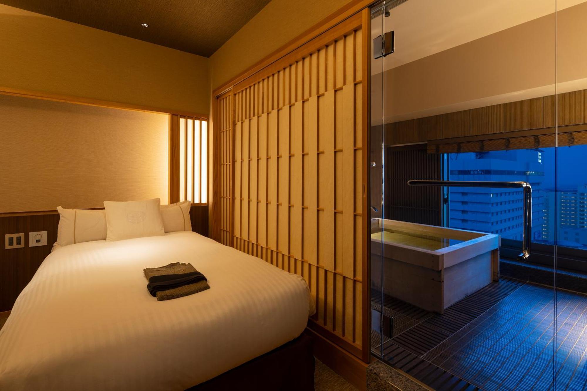 Kobe Bay Sheraton Hotel & Towers Exterior photo